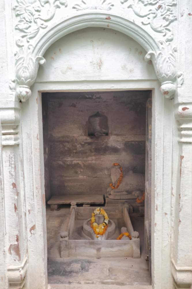 Doorway to subsidiary shrine Mandhateshwar Temple